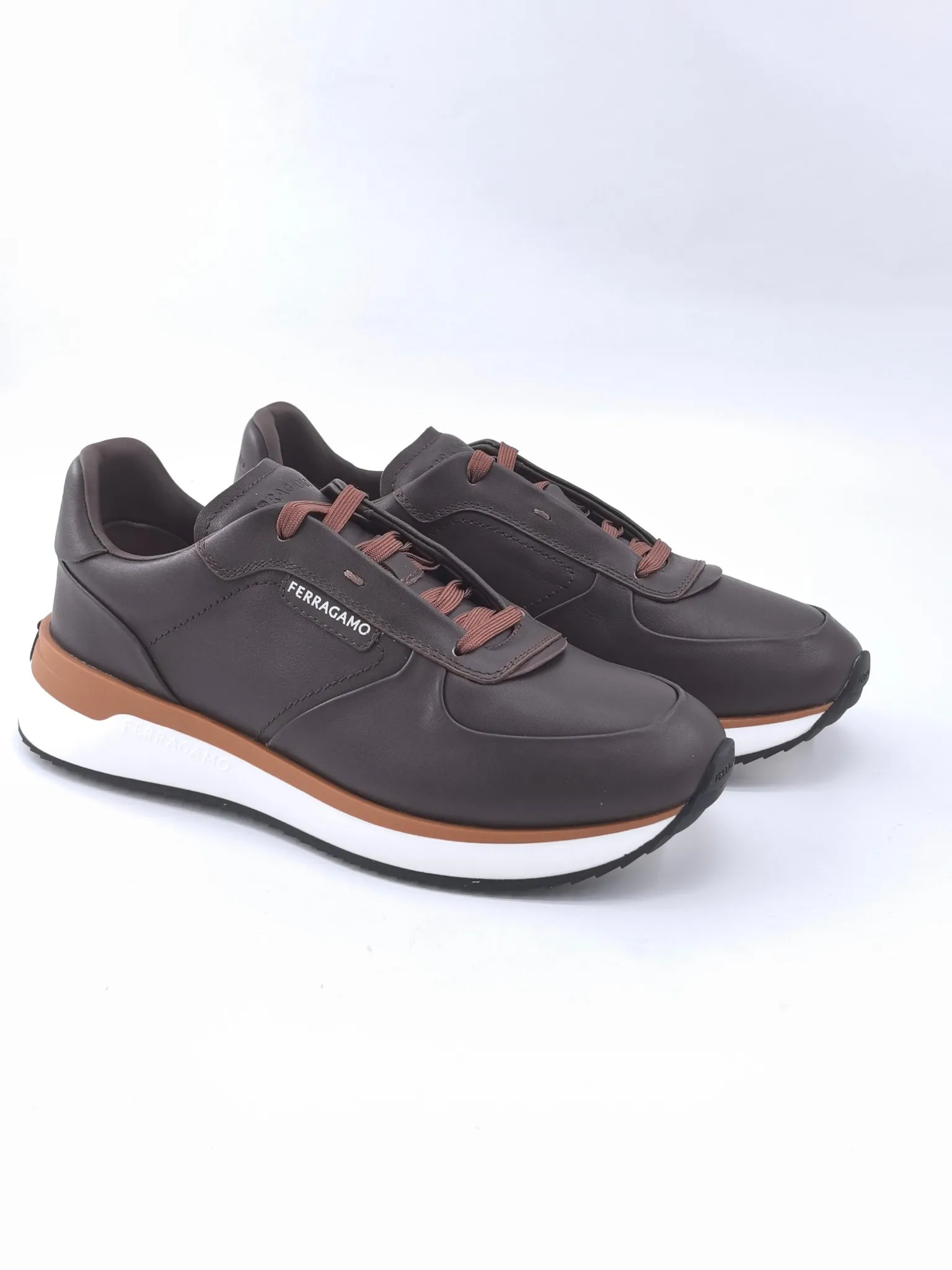 [Ferragam] Top P: 780💰 ▪️Size: 39-44 (38.45 custom-made) FERRAGAMO Ferragam 🔍Top purchasing agent 🇮🇹 Ferragam Street-charming casual shoe series, the counter sells the original configuration simultaneously, Italian imported cowhide fabric, high-quality splicing technology, imported water-dyed cow lining , soles: original foam outsole specially provided by the original factory, original factory follow-up goods, 🔍 high quality, can be entered and exited the counter at will, welcome to compare and synchronize with the counter.